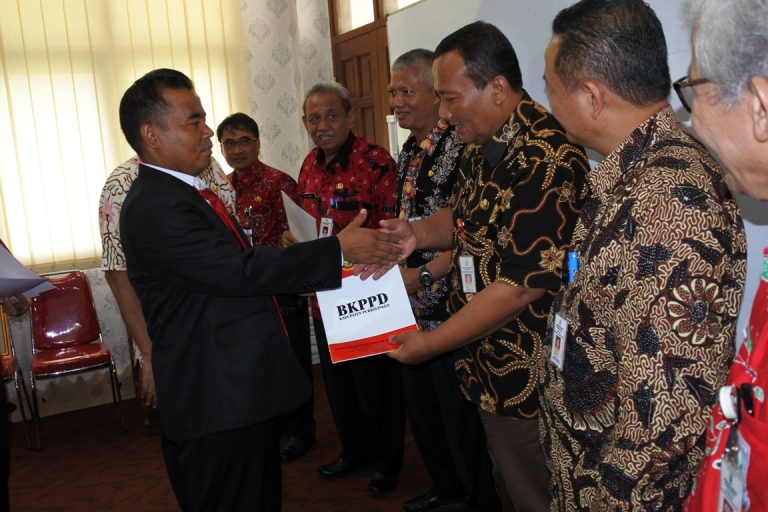 KEKOSONGAN 6 KEPALA DINAS, BUPATI TETAPKAN 6 PLT