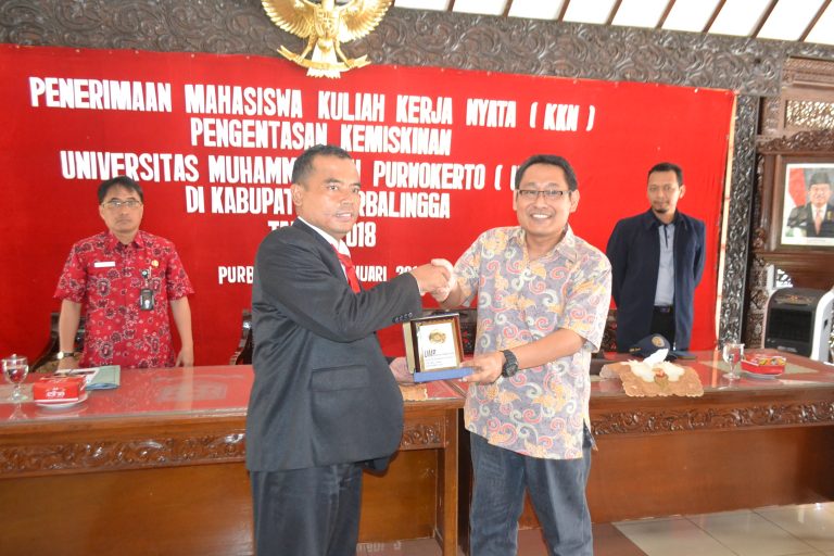 PENERIMAAN KKN UMP TAHUN 2018  “BUPATI BERHARAP PERAN MAHASISWA MENGENTASKAN KEMISKINAN”